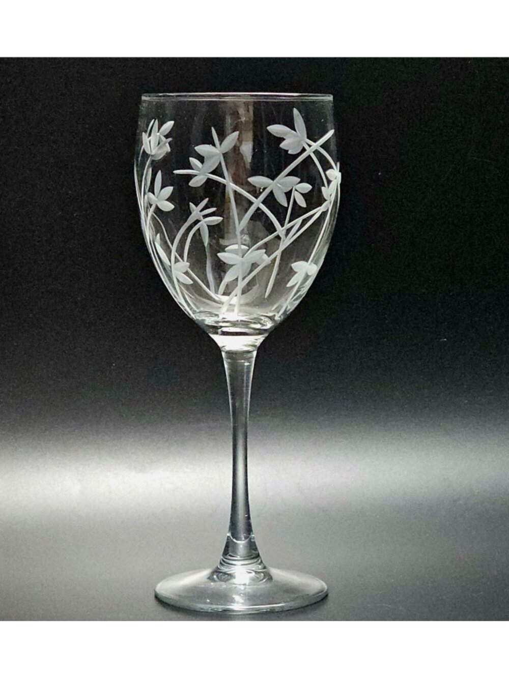 Cristal D'Arques Eleana Wine Glass 7.75" Vintage Crystal etched floral pattern
